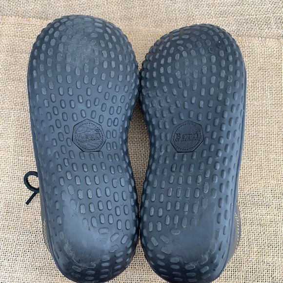 BORN Ravine walking shoe lace up nubby sole Sz 7 - Picture 6 of 7